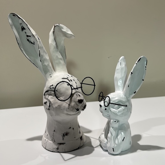 🌸NEW 2 Pieces Hobby Lobby Charming White Rabbit Sculptures with Glasses. - Picture 8 of 10